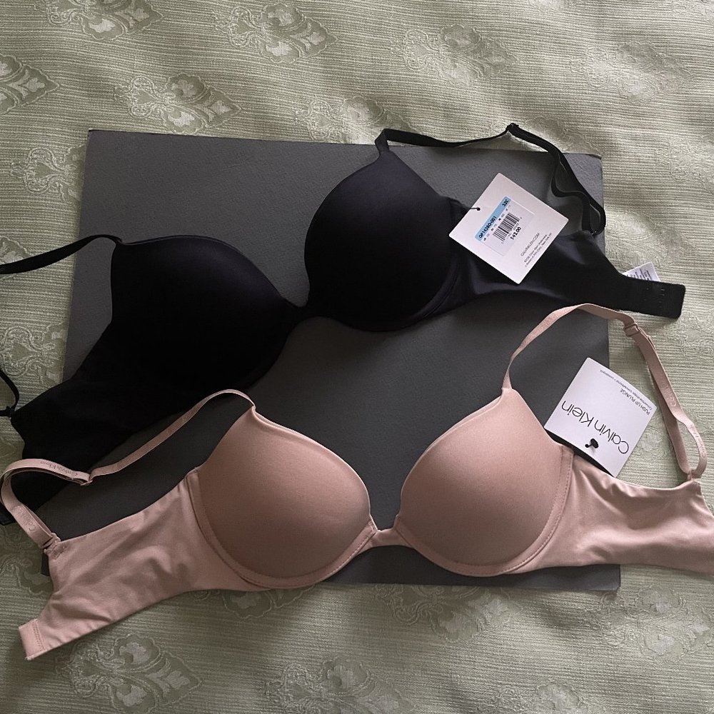 NWT Set of Two Calvin Klein Push Up Plunge Bras in Nude Pink and Black Size 32C